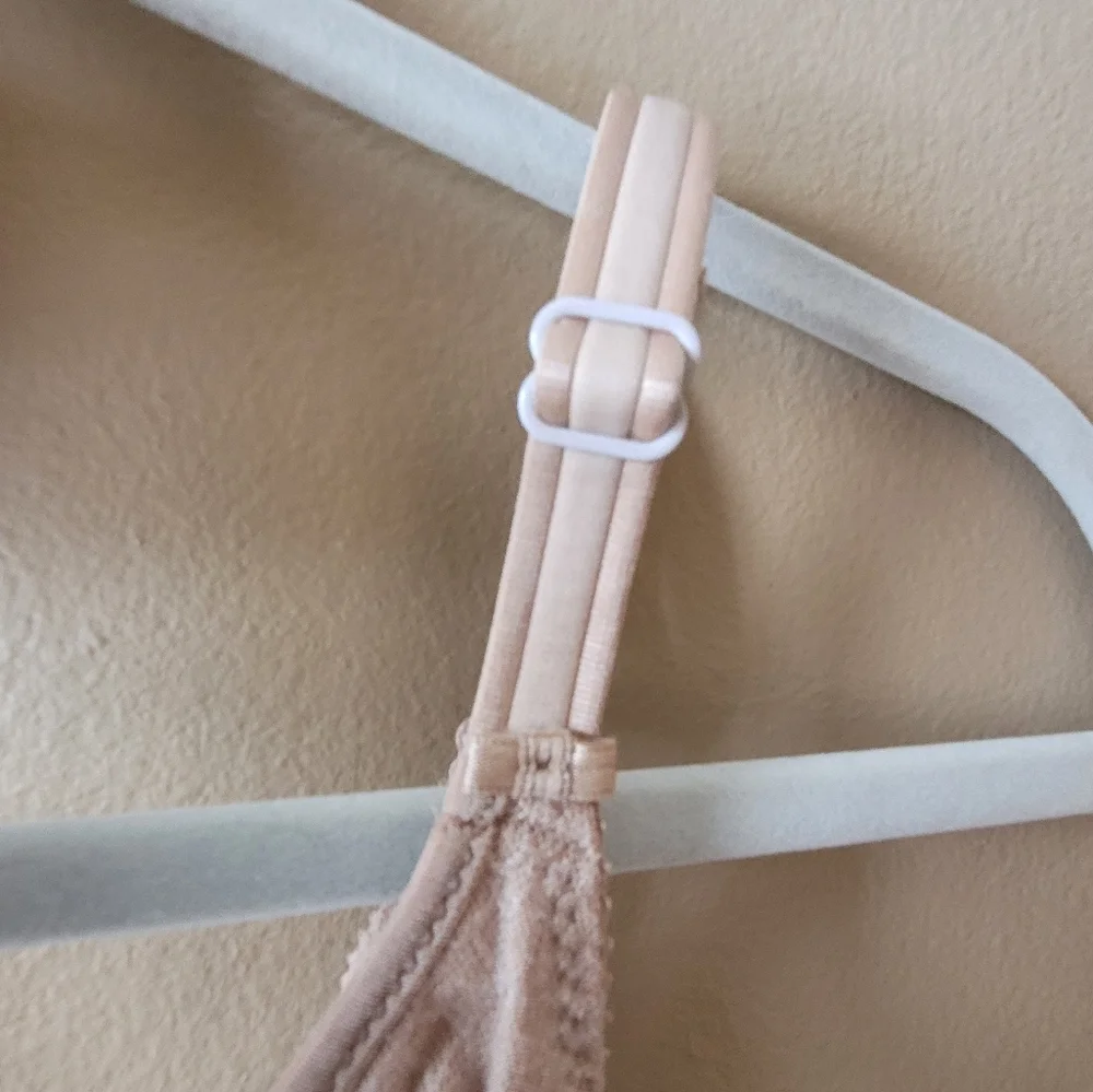 Chantelle Intimates C Magnifique Underwire Minimizer Bra